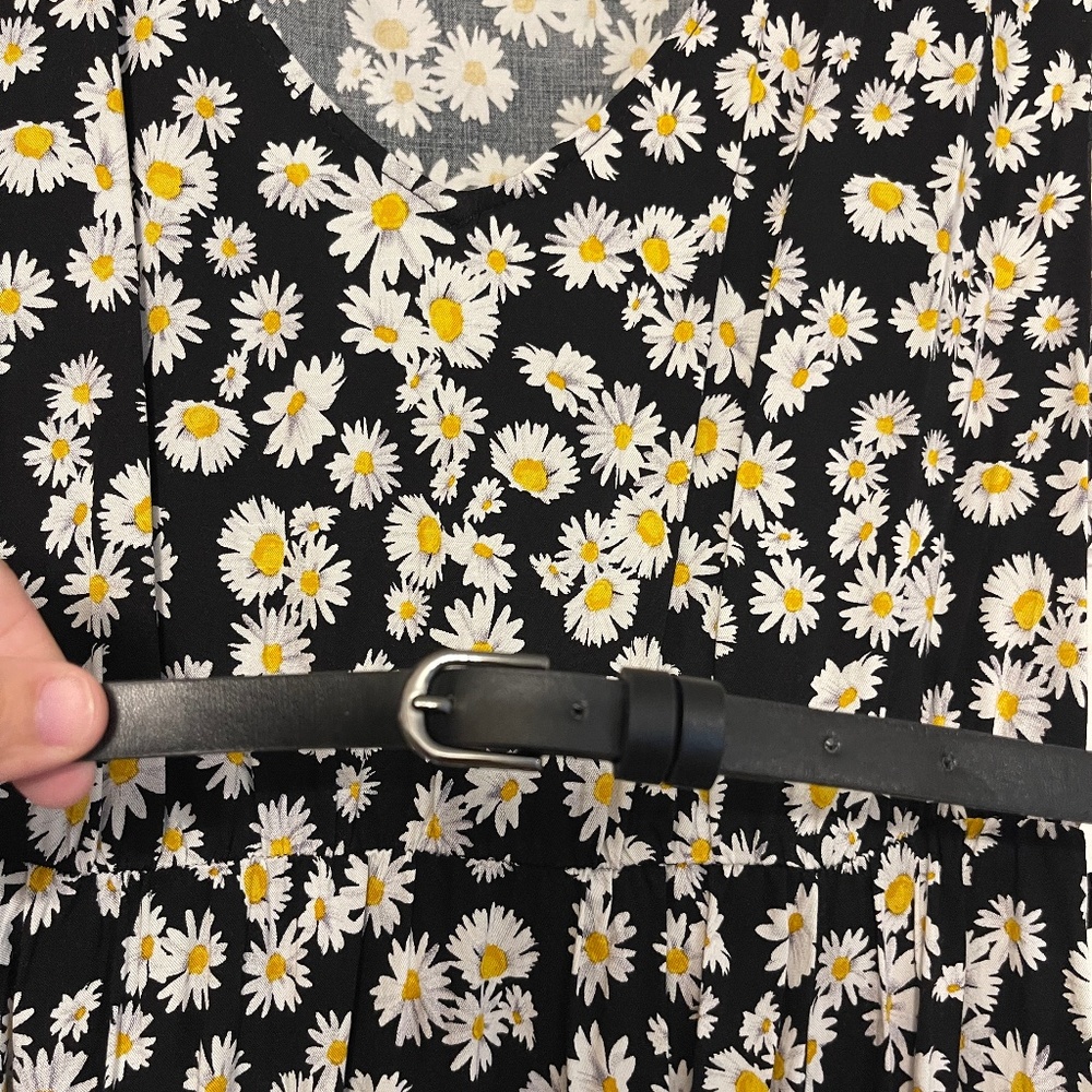 Super-cute black Torrid daisy dress, size 1